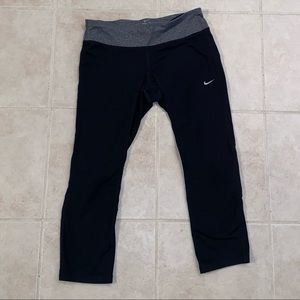 Nike Dri-Fit Capri Leggings-Size Medium
